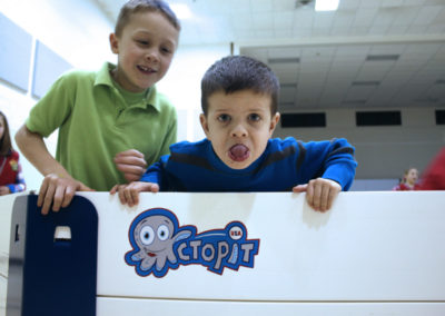 Kids enjoying indoor gaga games with Octopit